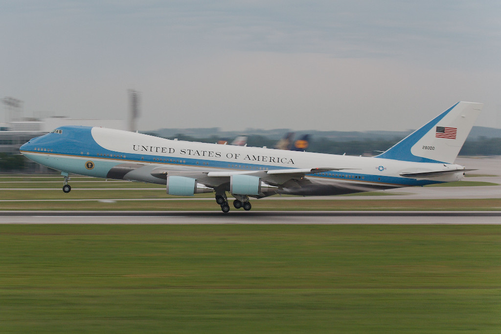 Air Force One - Landing in Munich (EDDM) on 7th June 2015