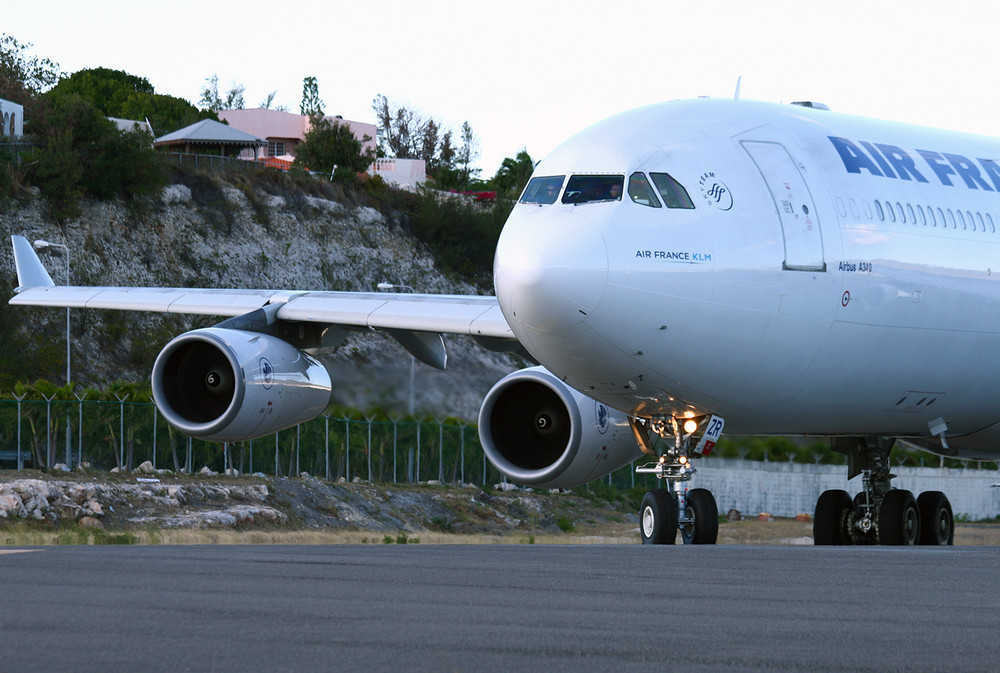 Air France F-GLZR