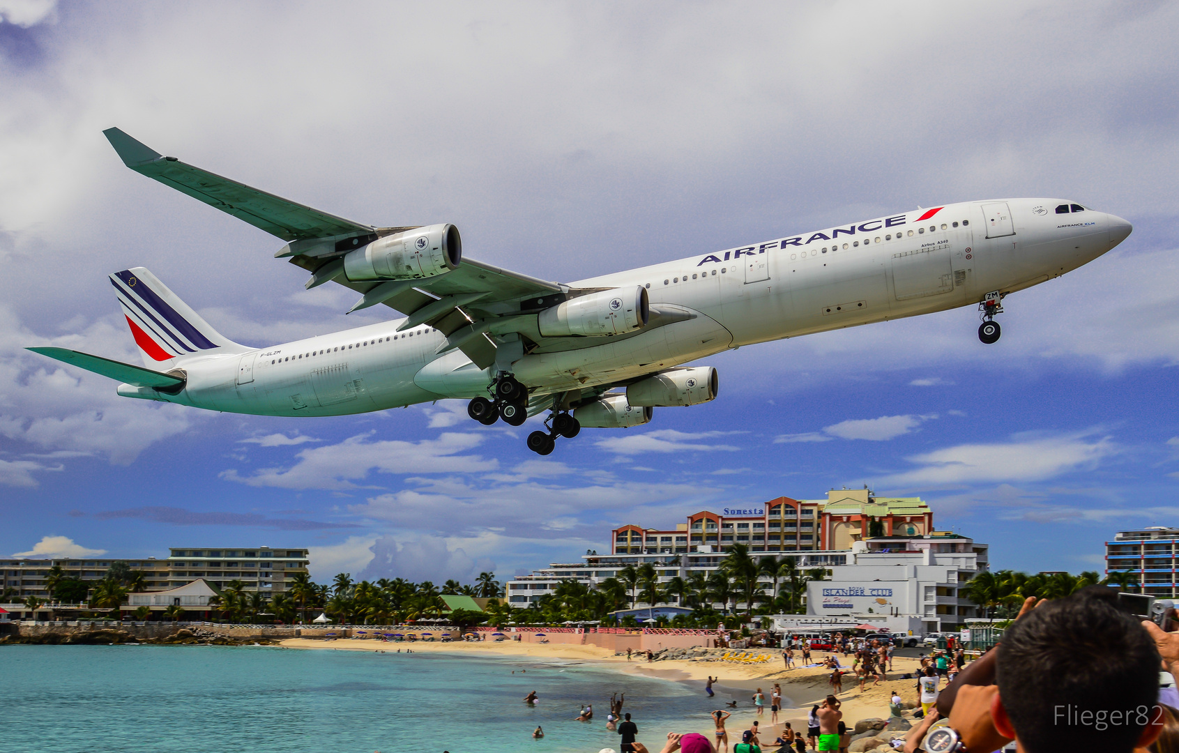 Air France low approach SXM