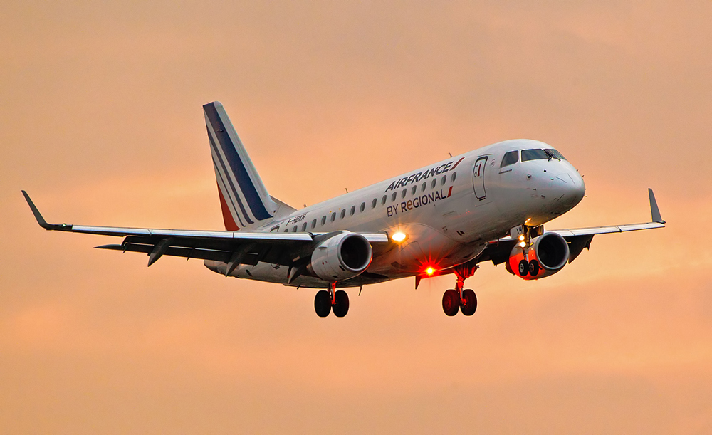 Air France Regional im Landeanflug auf Nürnberg