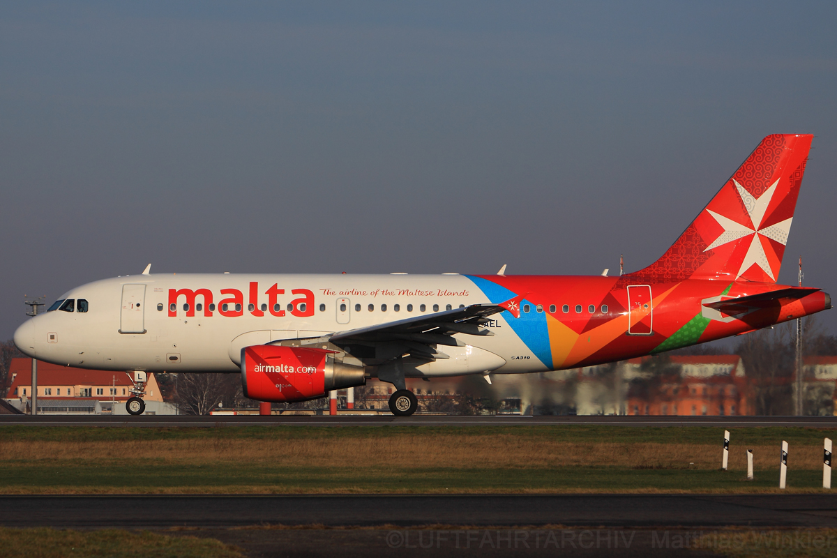 AIR MALTA Airbus A319-111 in Berlin-Tegel