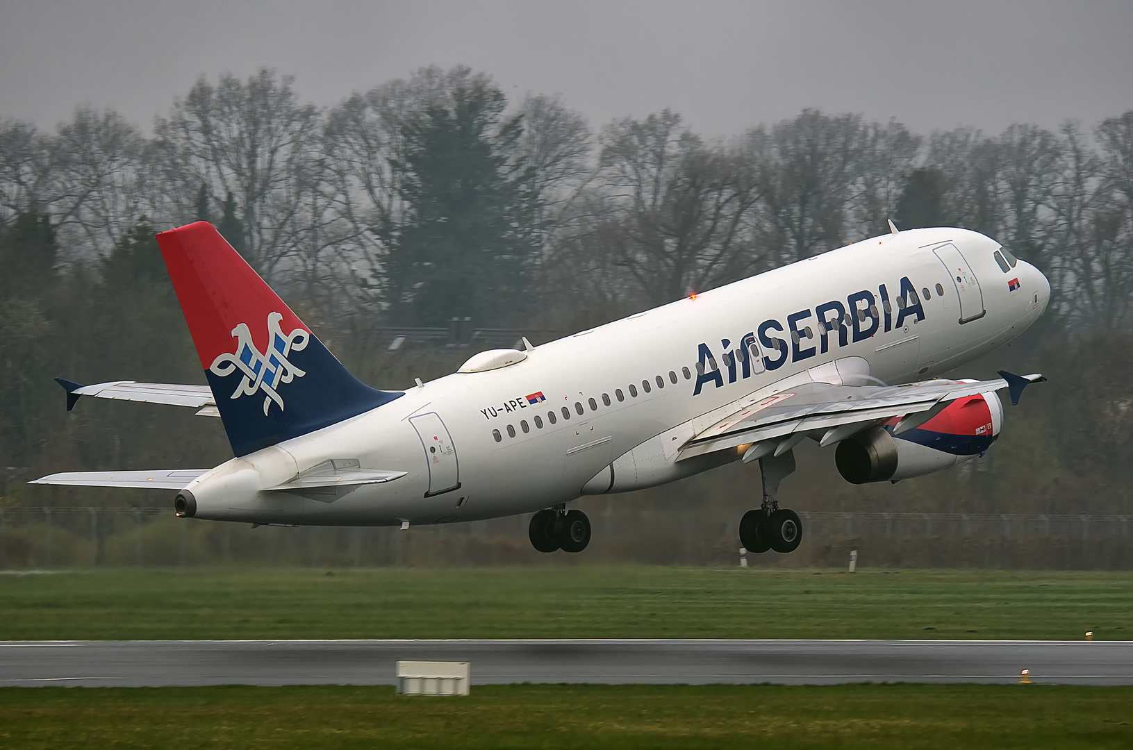  Air Serbia Airbus A319-132 