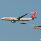 Air14 Payern Airbus A330 begleitet von der Patrouille Suisse