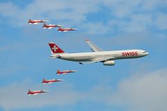 AIR14 - SWISS A330 & Patrouille Suisse