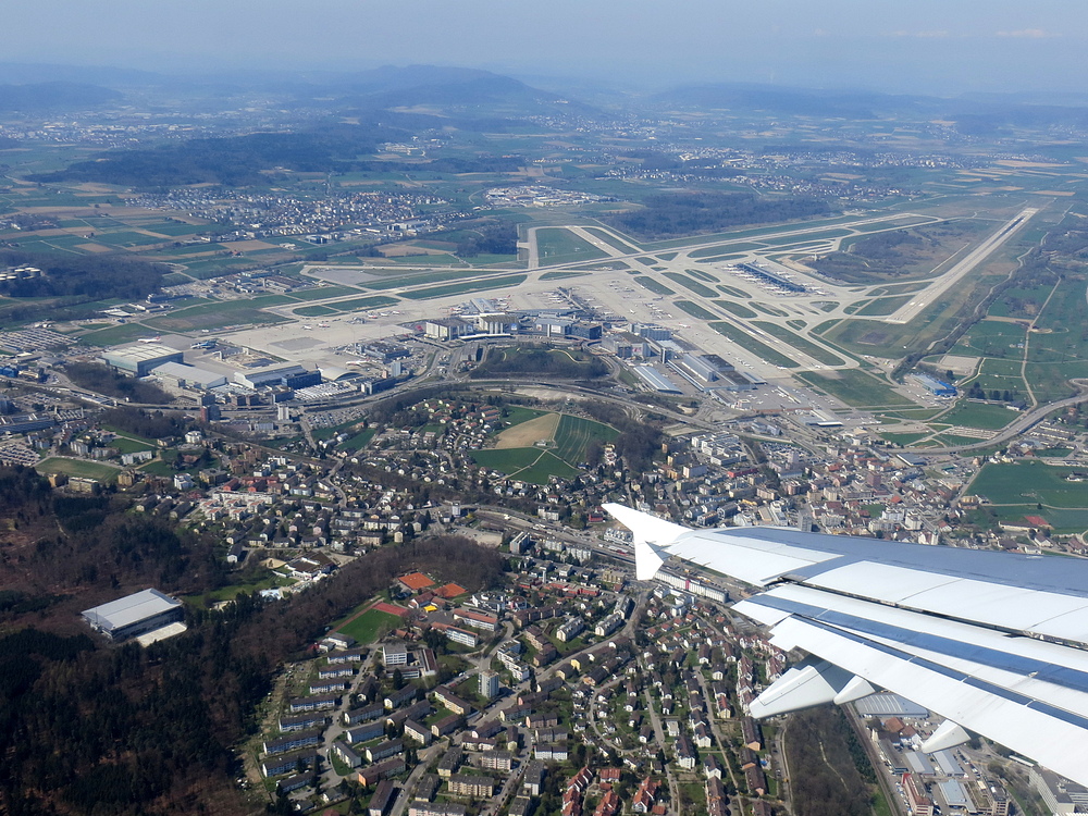 Airborne 3 über dem Flughafen Zürich