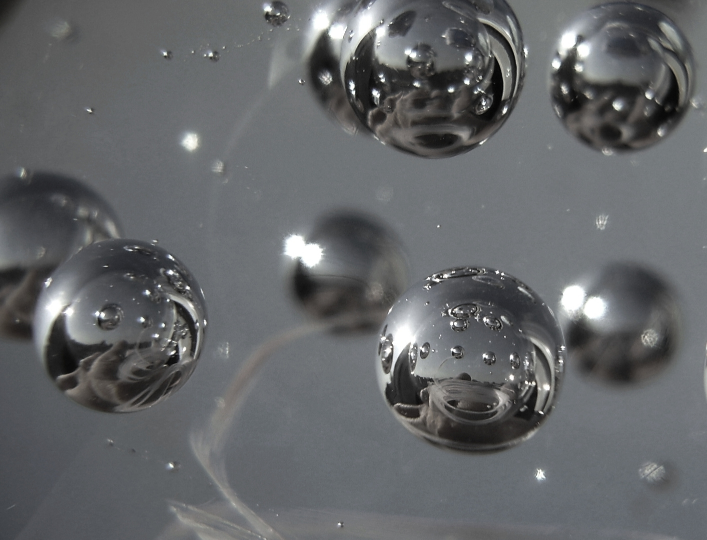 AIRBUBBLES IN GLAS