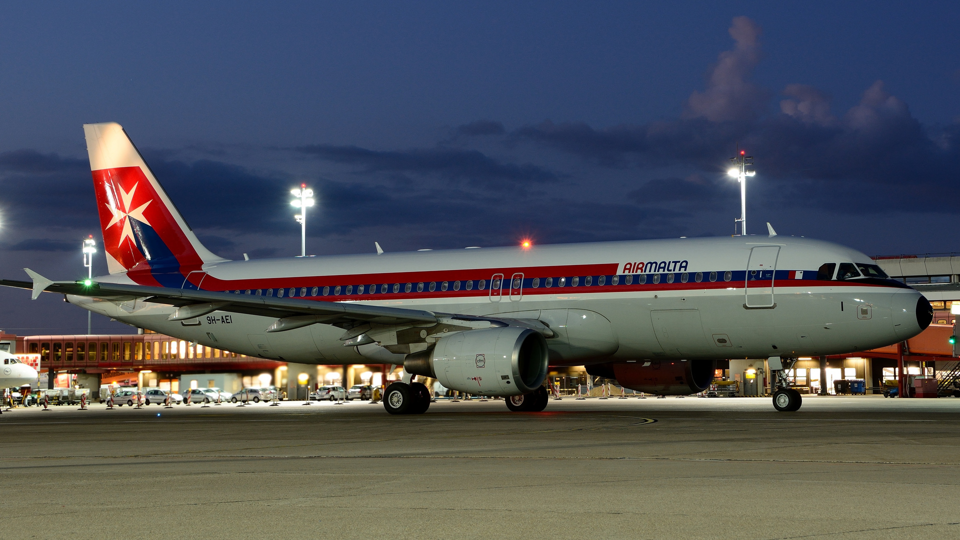 Airbus 320-214 9H-AEI in TXL