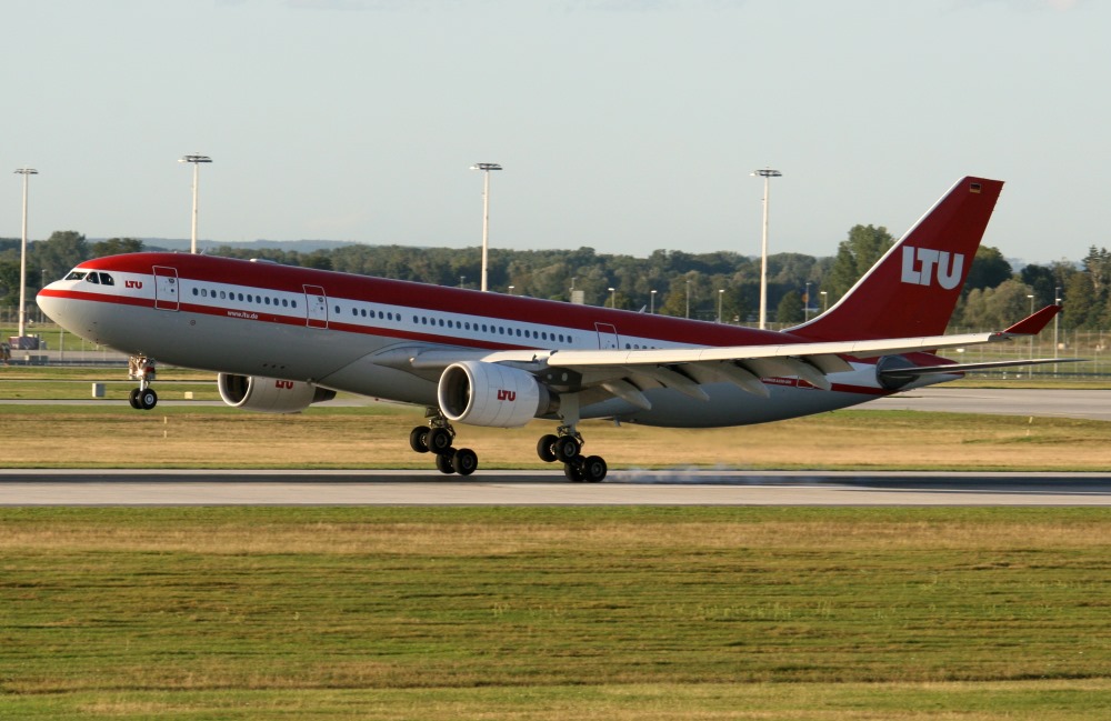 AIRBUS 330 bei der Landung in München