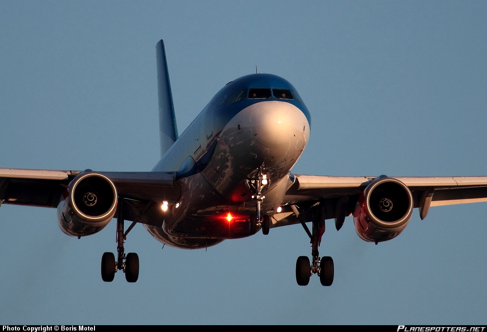 Airbus A-319-131 British Midland