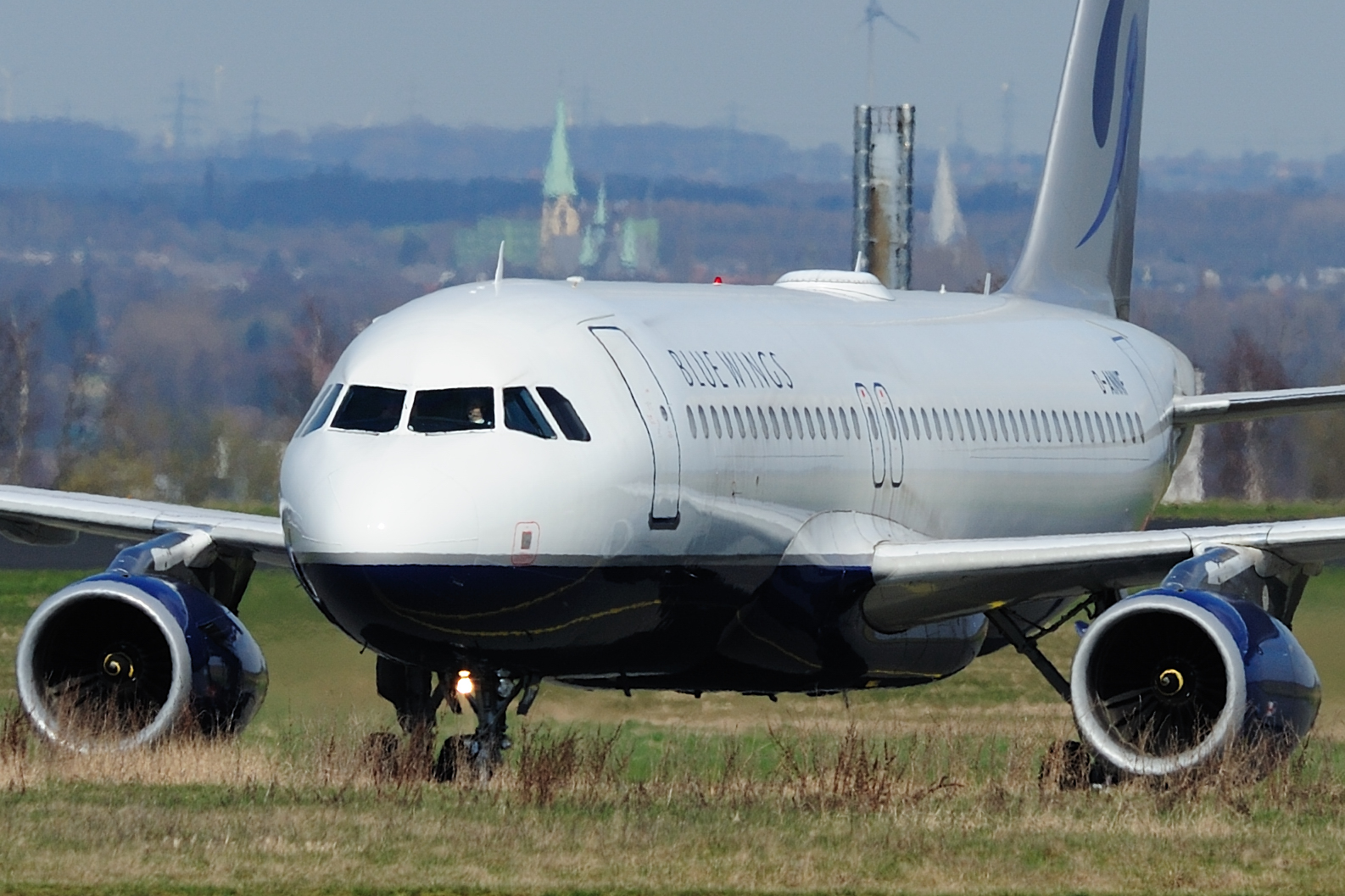 Airbus A 320-200 / bkue wings