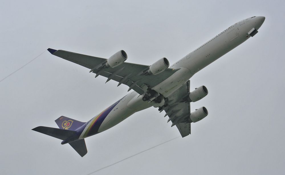 Airbus A 340-600 Runway 34 ZRH