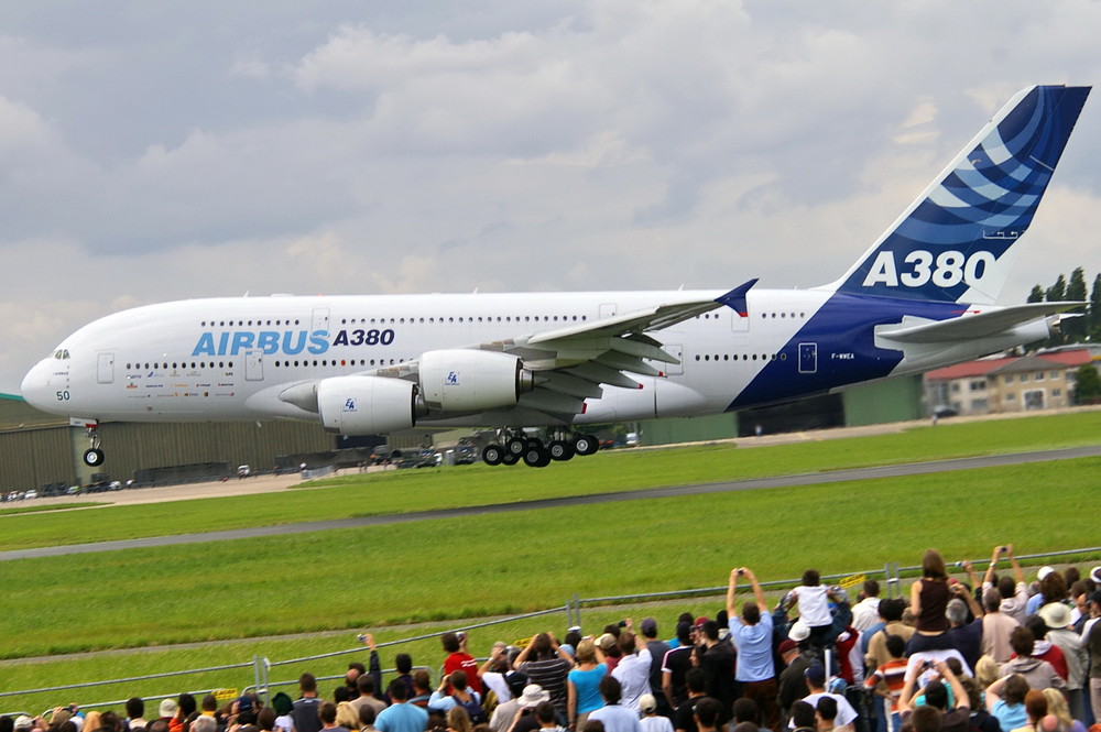 Airbus A 380-800 beim schnell Start