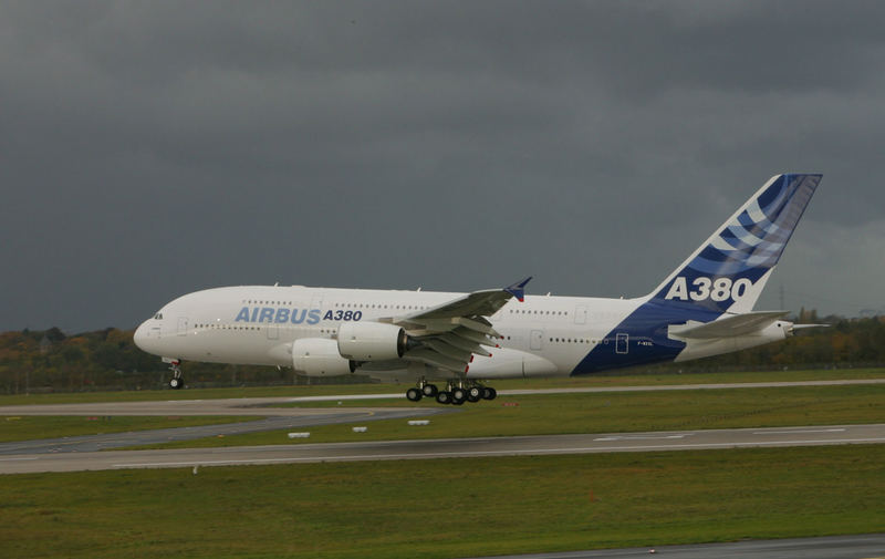 Airbus A 380 fast gelandet