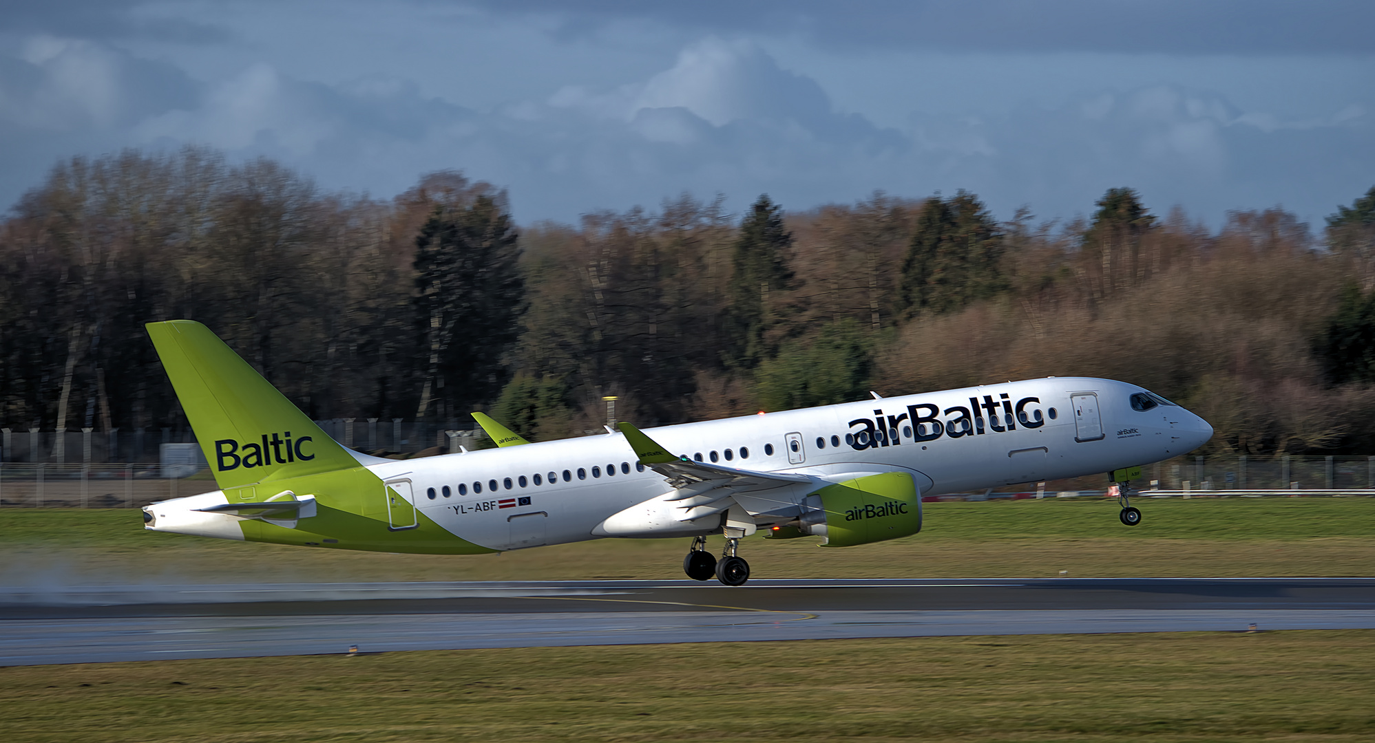 Airbus A220-300  Air Baltic 