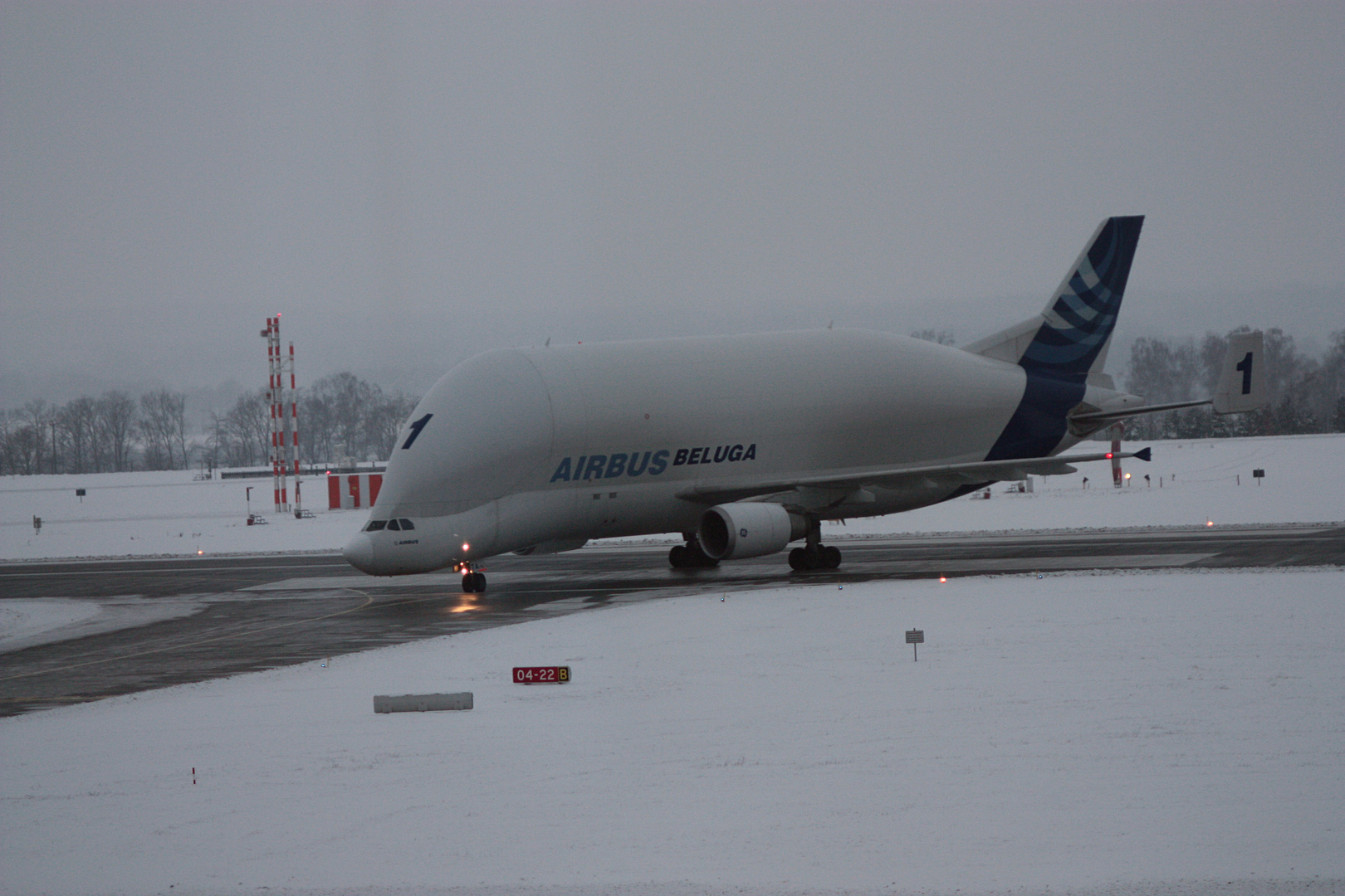 Airbus A300-608ST Beluga (Bild 4) Landung