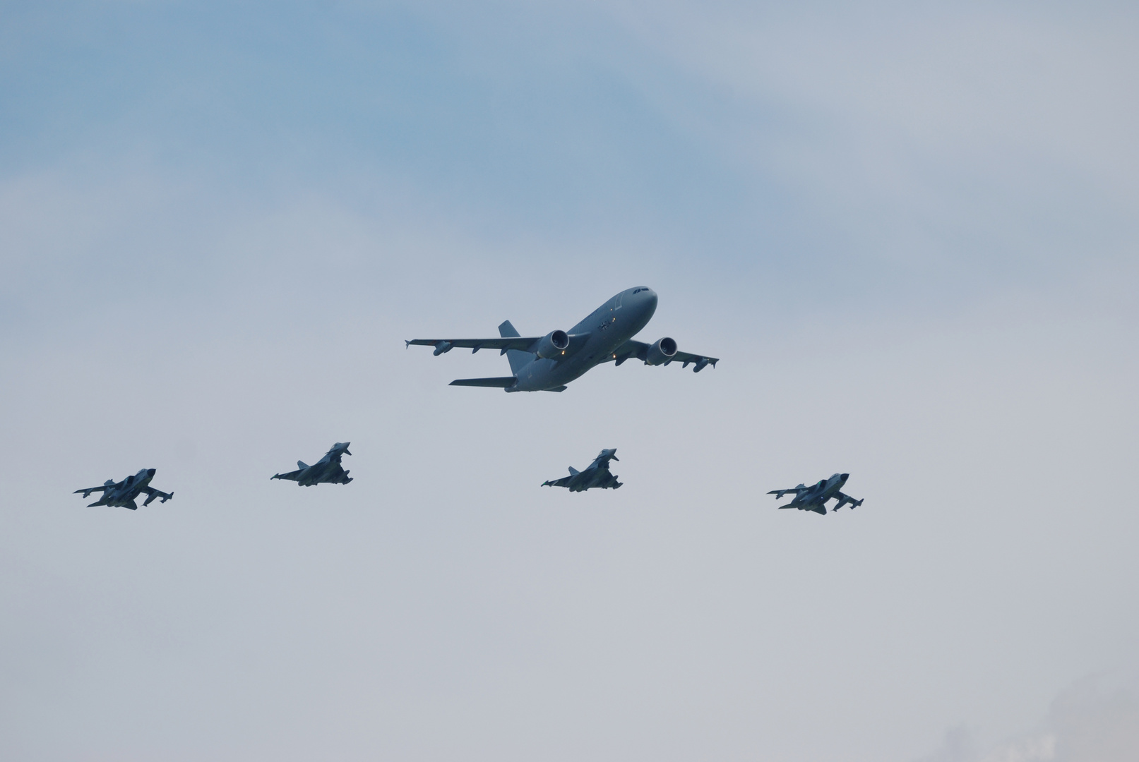 Airbus A310 MRTT, Eurofighter, Tornado