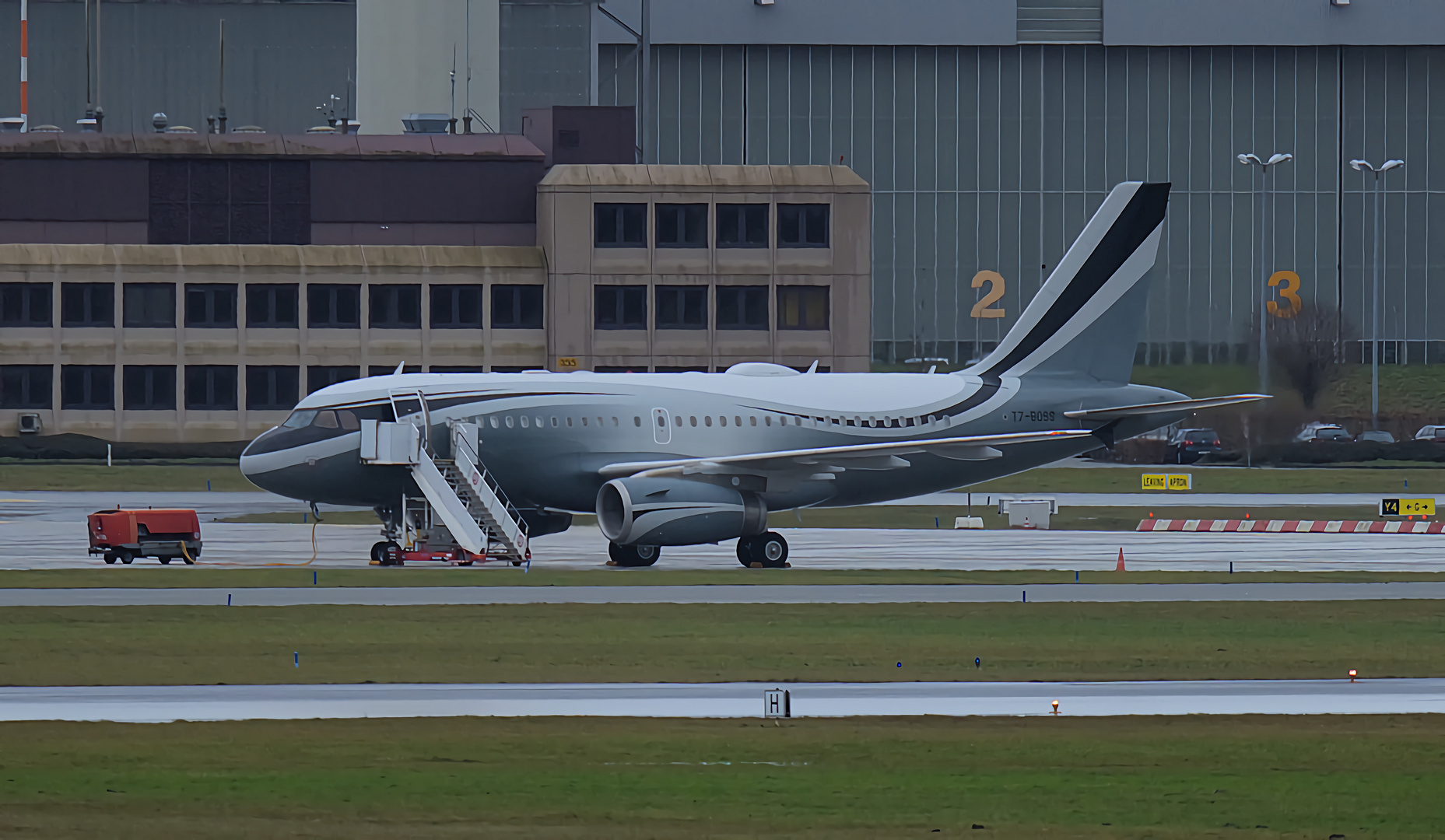 Airbus A319-100 ACJ