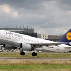 Airbus A319-100 der Lufthansa ist soeben in Hannover gestartet