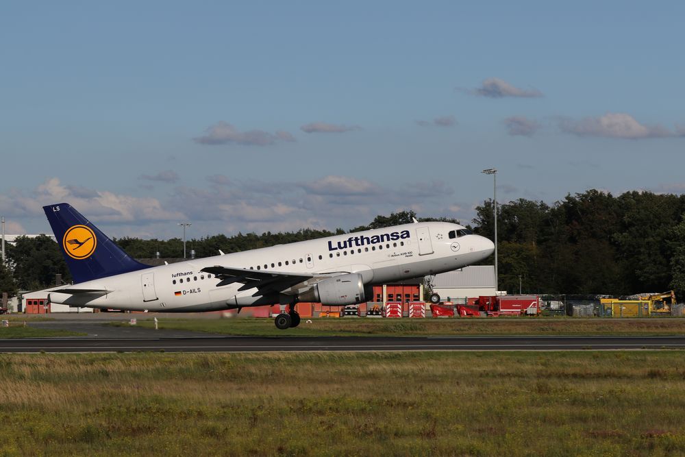 AIRBUS A319-100 Heide Foto & Bild | luftfahrt, passagiermaschinen ...