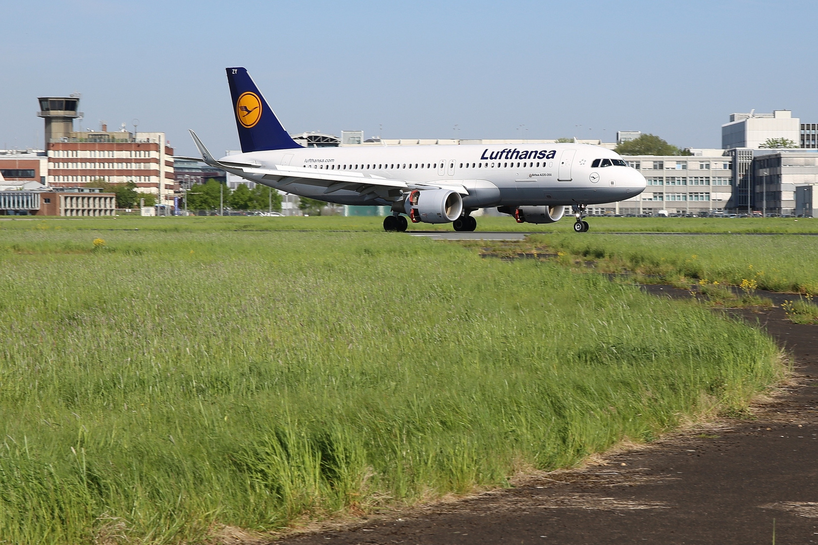 Airbus A320-200