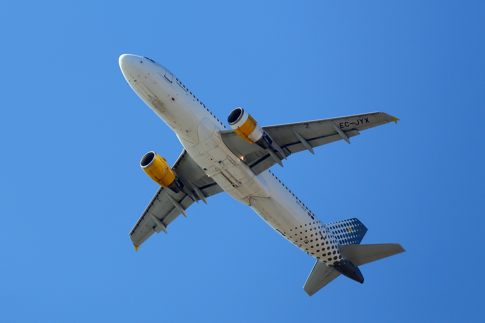 Airbus A320-214