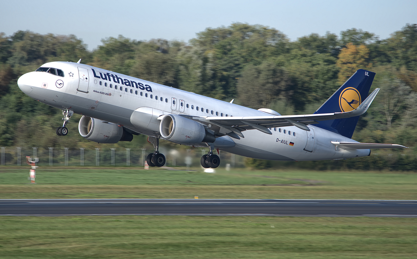 Airbus A320-214