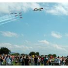 Airbus A320 der Edelweiss in Formation mit der Patrouille Suisse | 1