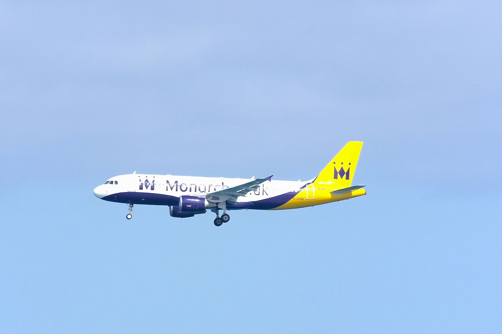 Airbus A320 - Monarch.uk