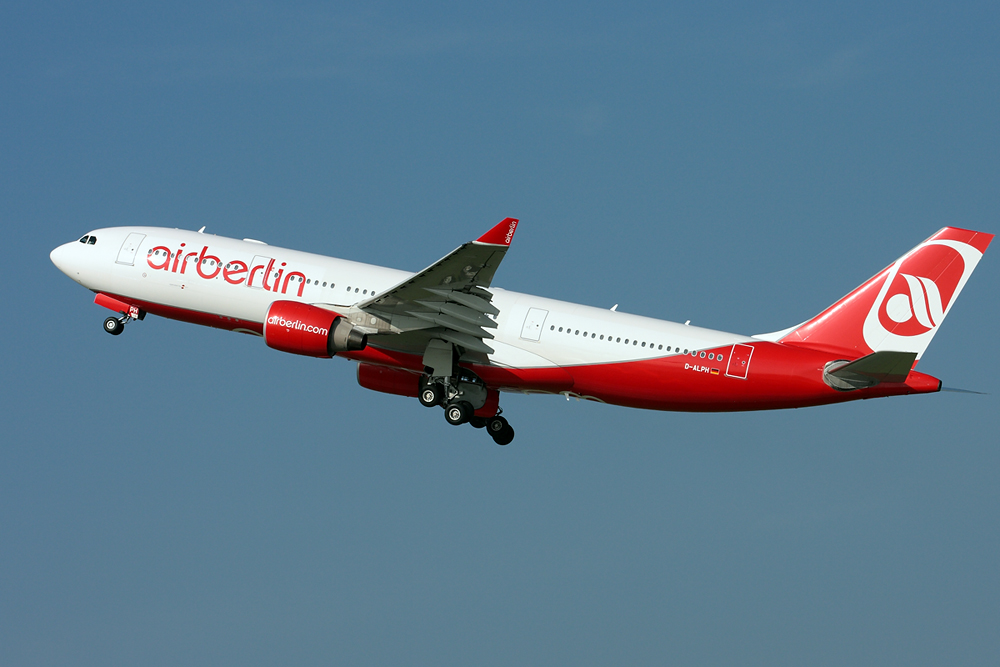 Airbus A330-200 beim Start in Düsseldorf.