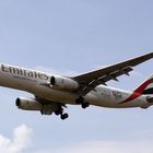 Airbus A330-200 Emirates (A6-EAE)