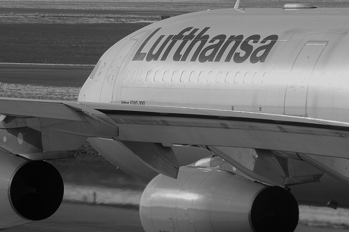 Airbus A340-300 departure