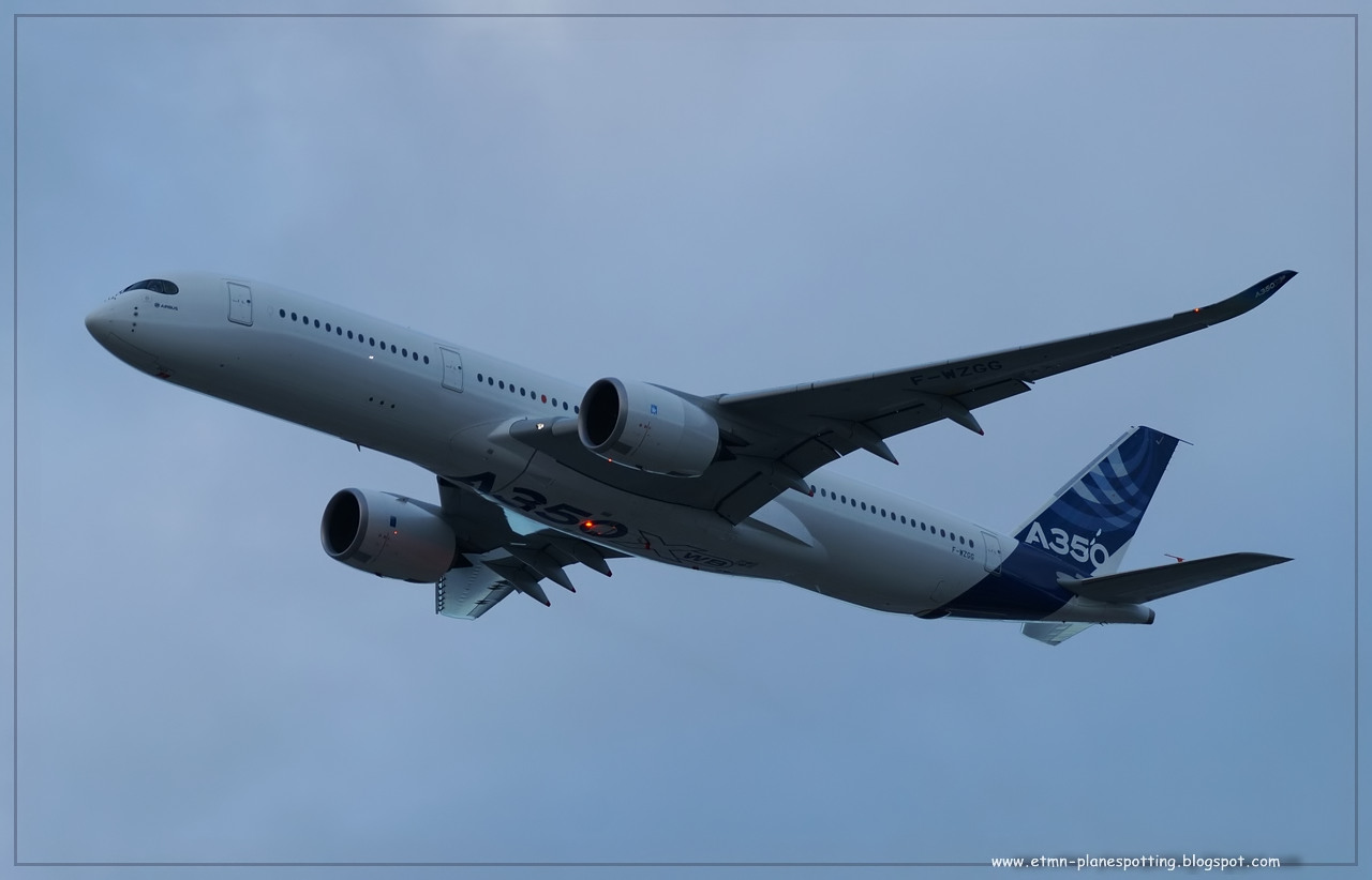 Airbus A350-900 zu Besuch in Finkenwerder