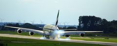 Airbus A380 (2) Touchdown