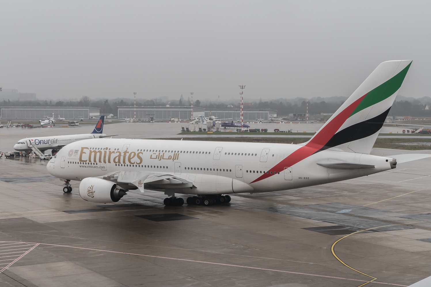 AIRBUS  A380 - 800 (3)