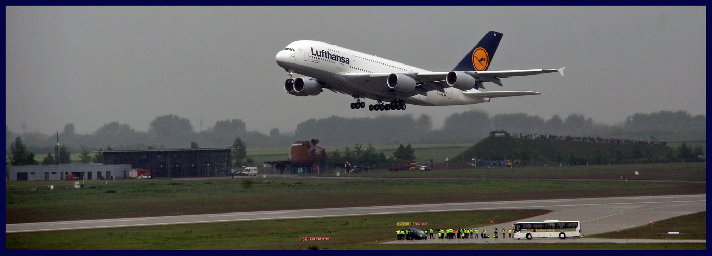 Airbus A380 auf dem Flughafen Halle/Leipzig