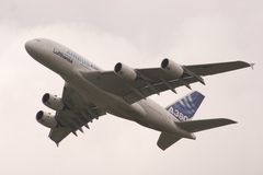 Airbus A380 im Überflug