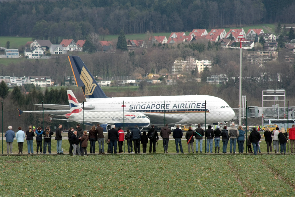 Airbus A380 in Zürich 04