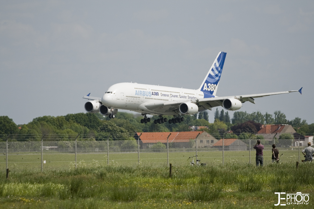 Airbus A380 kurz vor der Landung in Bremen!