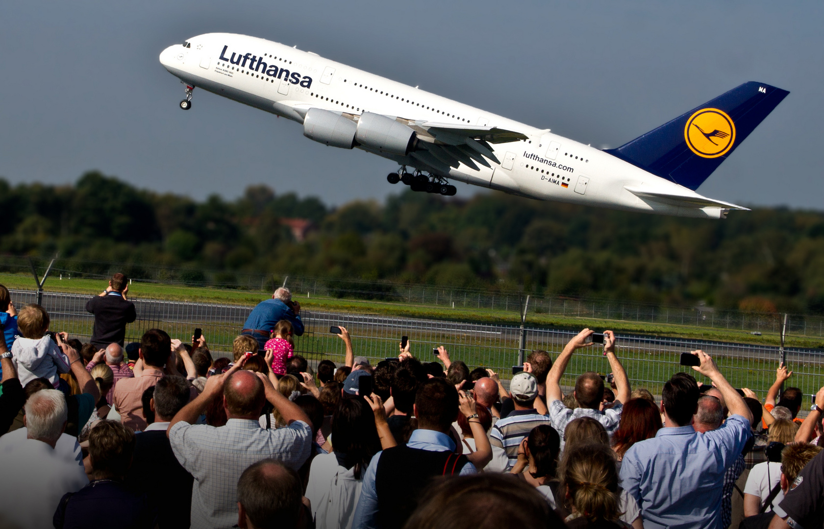 Airbus A380 startet in Hamburg Fuhlsbüttel!