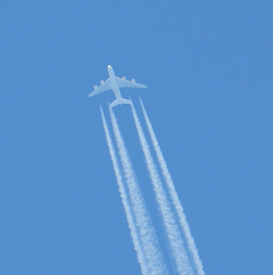 Airbus A380 von AirFrance, Überflug geshen am Hamburger Flughafen