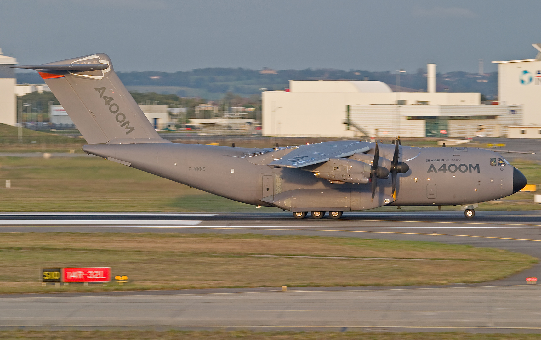 Airbus A400M FLIGHT-TEST during Take Off