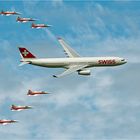 Airbus begleitet von der Patrouille Suisse