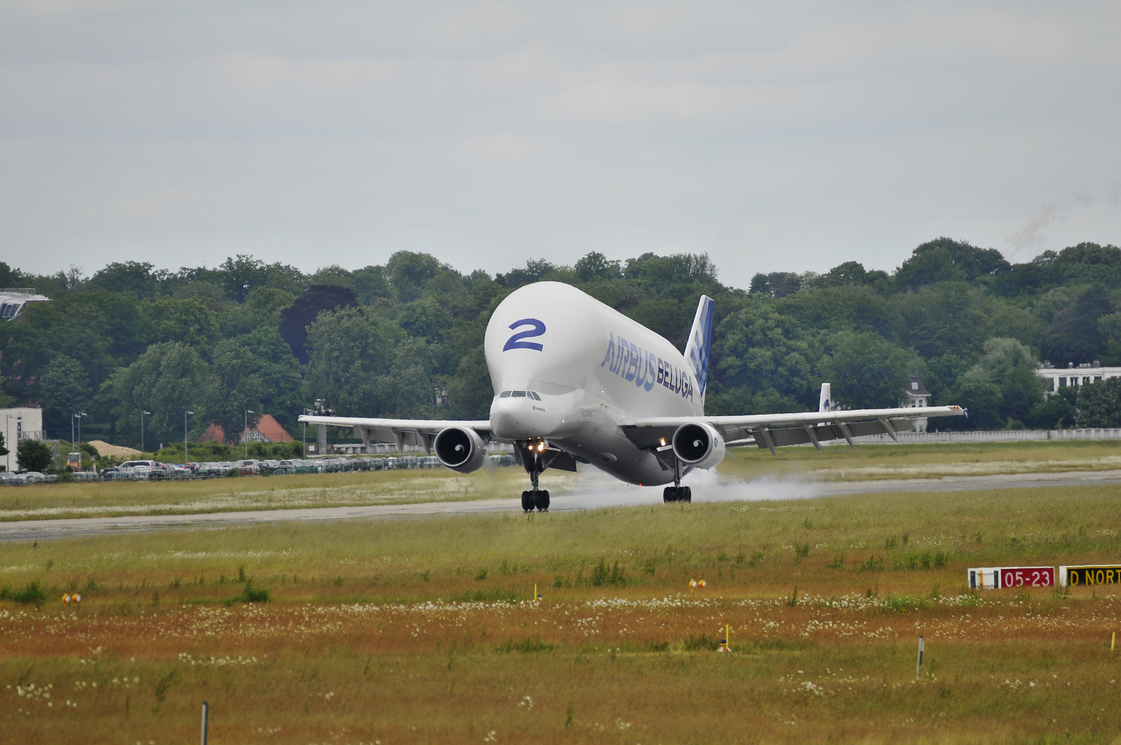 Airbus Beluga 2 Landung