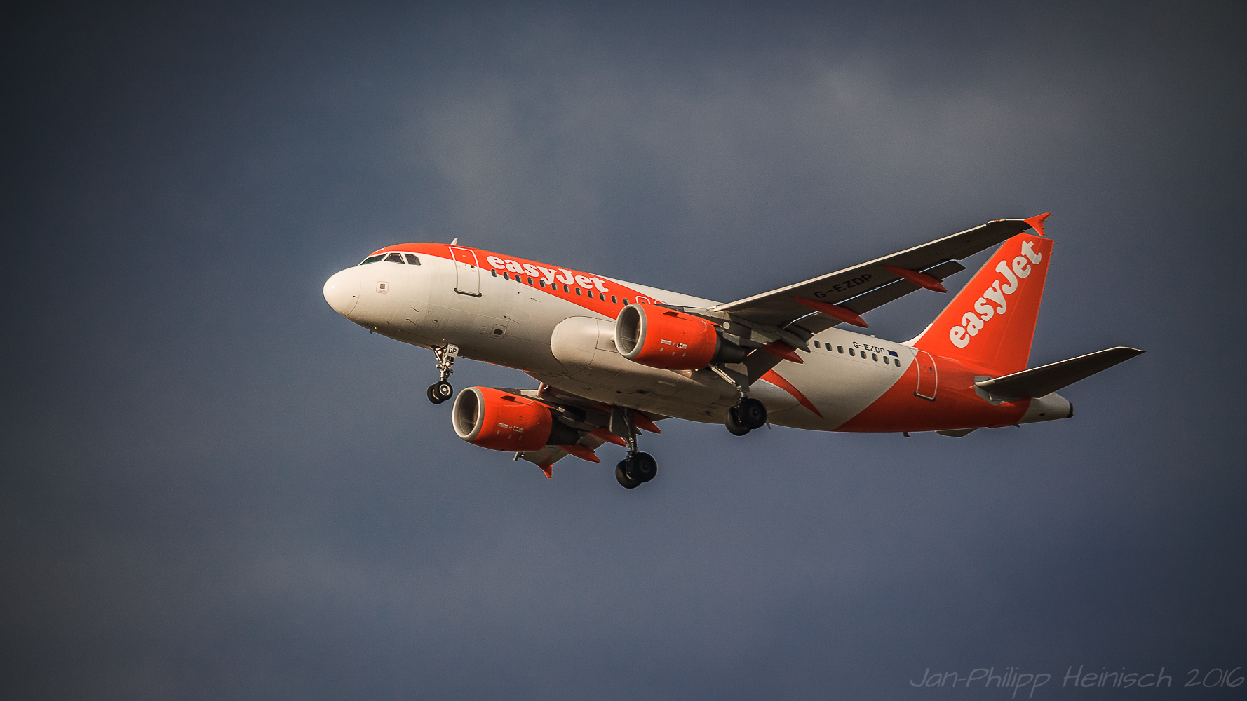 Airbus EasyJet im Anflug Schönefeld