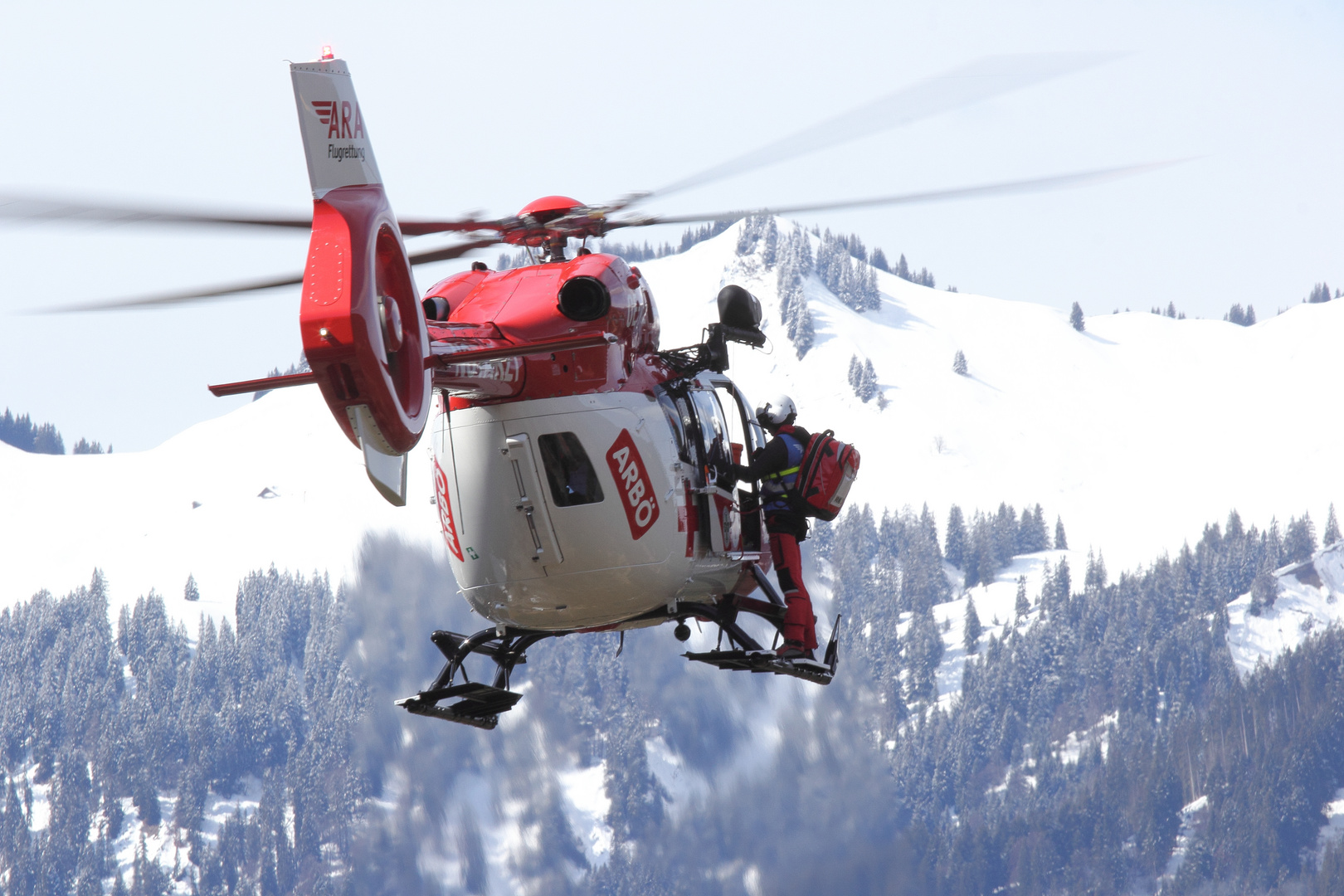 Airbus Helicopters H145 - Flugretter - RK2 Reutte in Tiroi - 30 3 2018