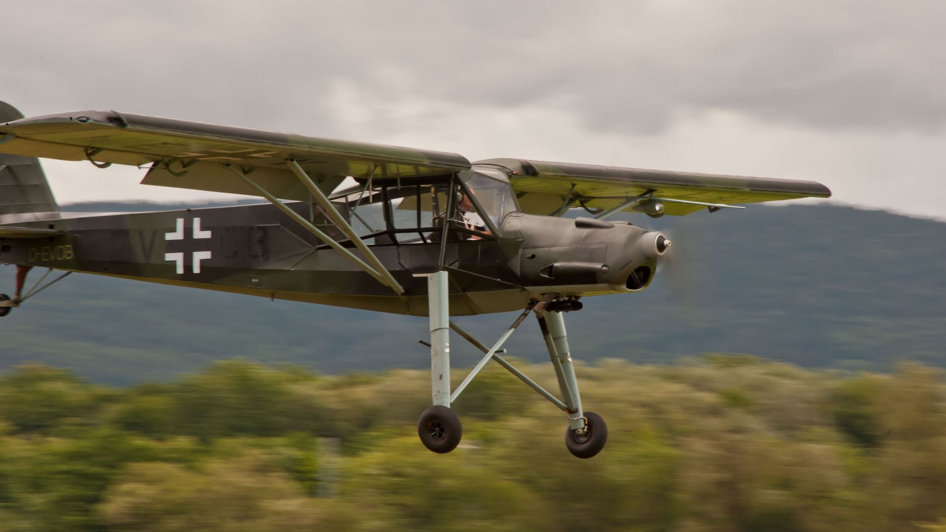 AirClassics Gelnhausen 2011 - Fieseler Fi-156 C7 "Fieseler Storch"