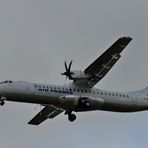 Airlinair ATR 72-500 im Anflug ...