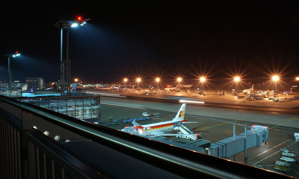 Airport FFM bei Nacht