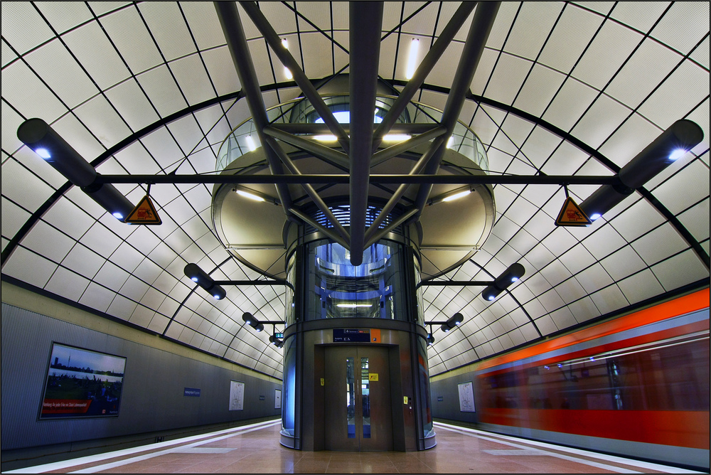 * Airport Hamburg **