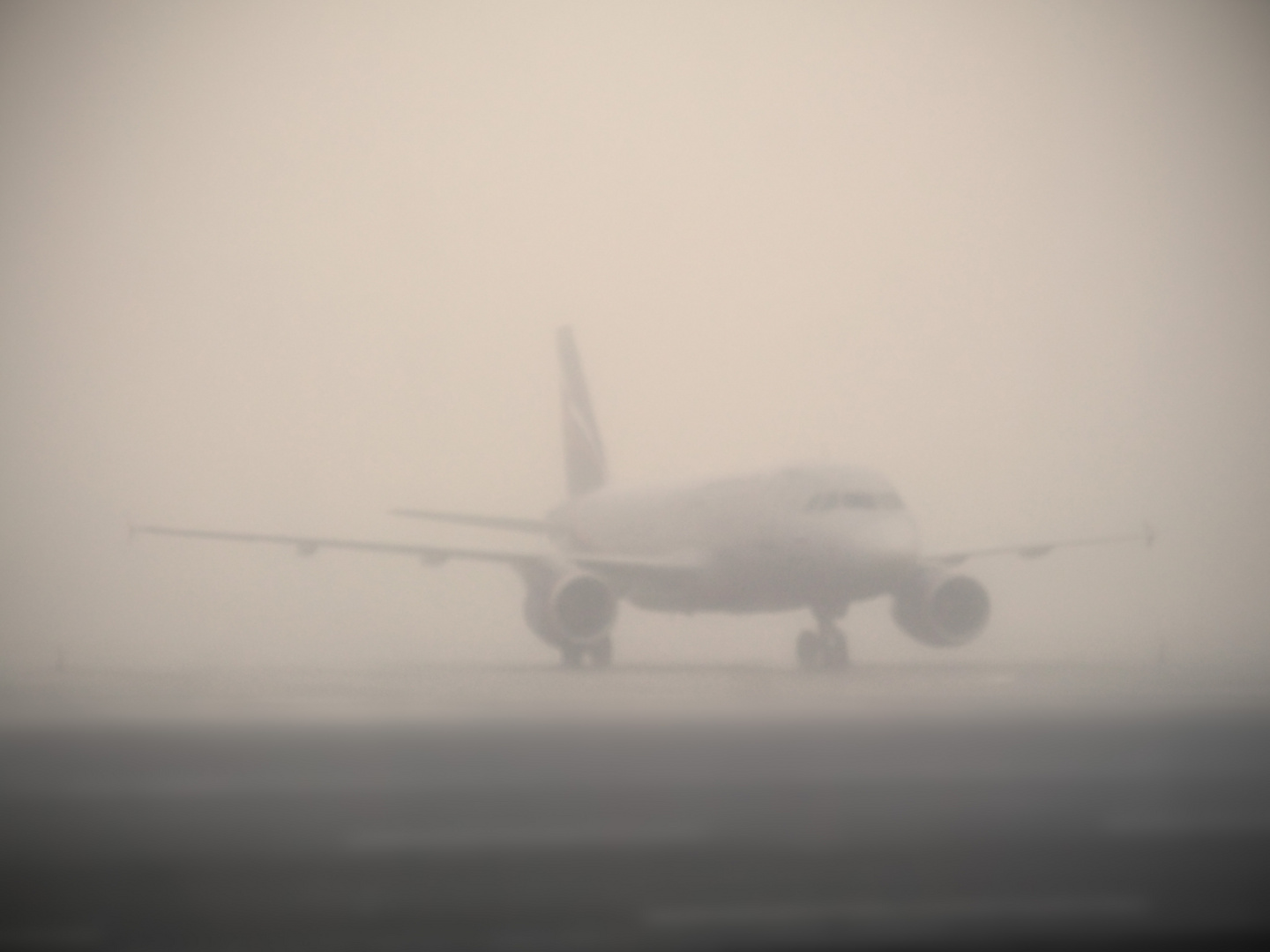 Airport im Nebel